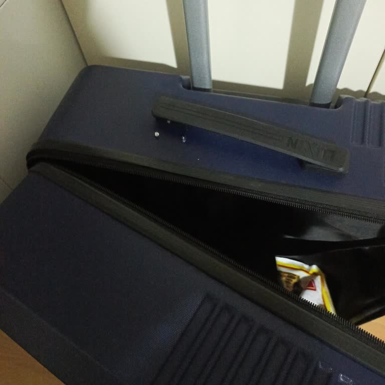 Aldığım Valiz Bir Günde Bozuldu, Mağaza Çözüm Sunmuyor