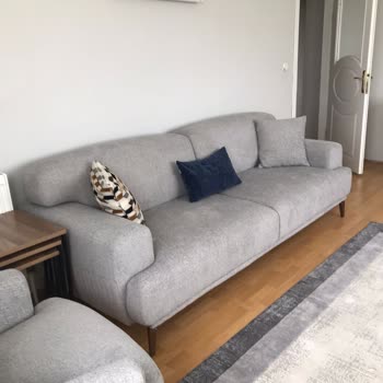 Koltuk Takımıyla Uyumlu Olmayan Kırlentler Ve Çözülmeyen Mağduriyet