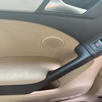 Volkswagen Golf Kapı Kolçaklarında Kalitesiz Malzeme Sorunu ve Boya Bulaşması