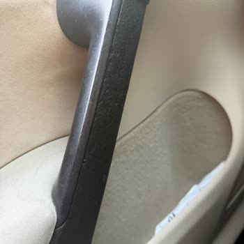 Volkswagen Golf Kapı Kolçaklarında Kalitesiz Malzeme Sorunu ve Boya Bulaşması