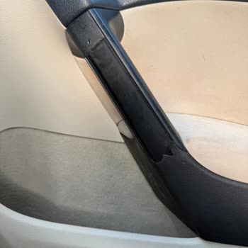 Volkswagen Golf Kapı Kolçaklarında Kalitesiz Malzeme Sorunu ve Boya Bulaşması