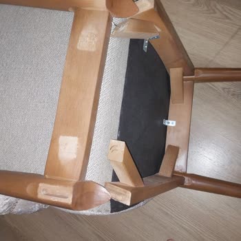 Kırılan Sandalyenin Alınmaması Ve Geciken Servis Nedeniyle Mağduriyet