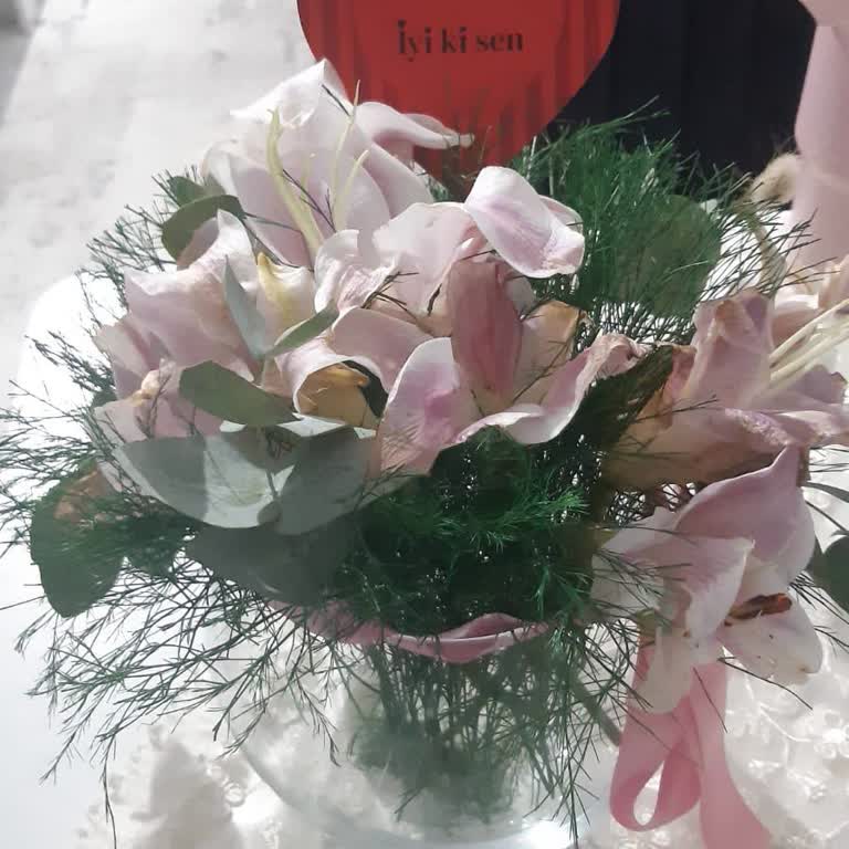 Siparişim Yanlış Ve Solmuş Çiçek Gönderildi Destekten Yanıt Alamadım