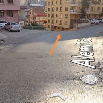 Dik Yokuşta Artan Kazalar Mahalleliyi Tedirgin Ediyor