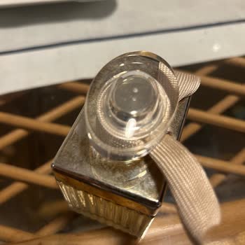 Sephora Chloe Parfümümün Kapağında Oluşan Kararma İçin Çözüm Bekliyorum