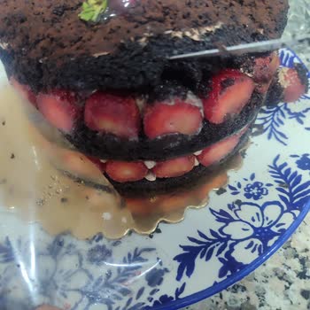 Çağdaş Market'ten Aldığım Pastada Küf Çıktı, Para İadesi Talep Ediyorum