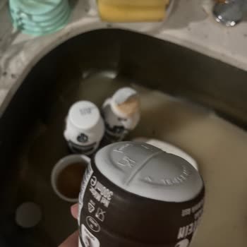 Son Kullanma Tarihi Geçmemiş Protein İçeceği Ekşimiş Ve Fışkırdı!