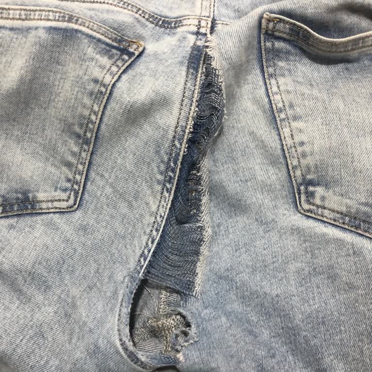 Kısa Sürede Yıpranan Pantolonlar İçin Değişim Talebi Ve Garanti Sürecinde Hayal Kırıklığı