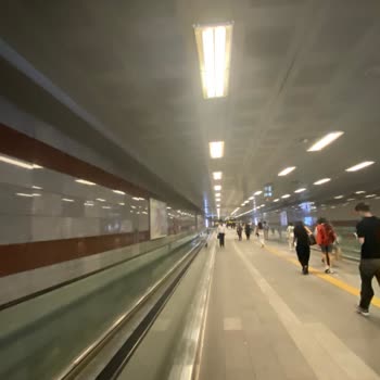 Mecidiyeköy Alt Geçit Yürüyen Merdiven Arızası Vatandaşları Mağdur Ediyor