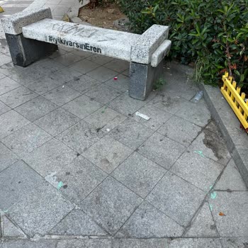 Bahariye Caddesi'nde Süregelen Temizlik Ve Koku Sorunu