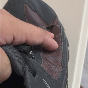 Skechers Ayakkabıda Yırtılma Sorunu Ve Değişim Talebine Olumsuz Yanıt