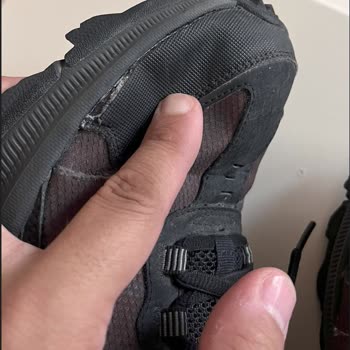 Skechers Ayakkabıda Yırtılma Sorunu Ve Değişim Talebine Olumsuz Yanıt