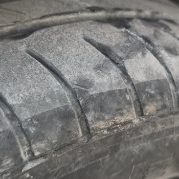 1 Yıl Dolmadan Lastiklerde Yırtık Oluştu, Garanti Kapsamı Dışında Bırakıldı