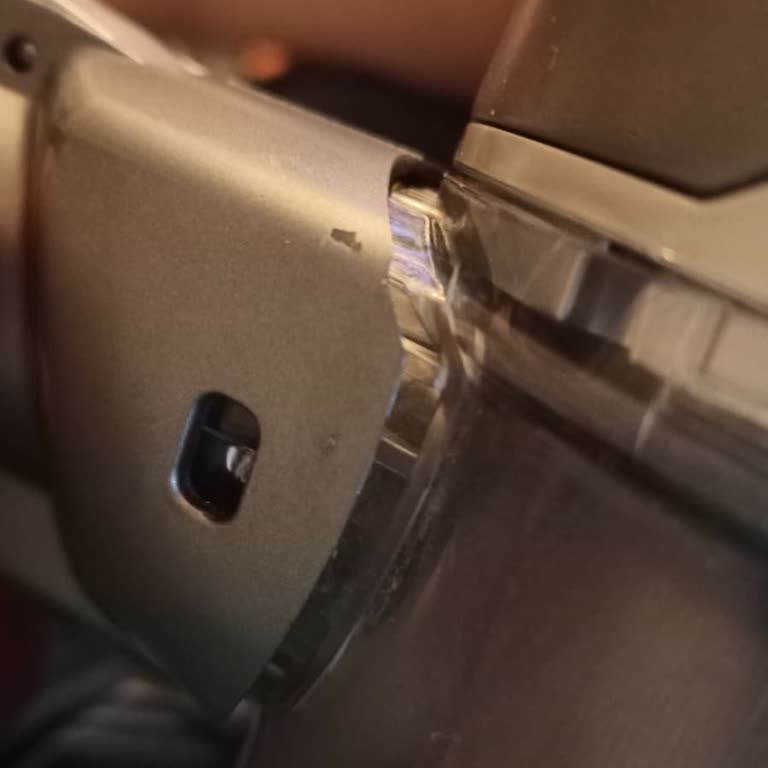 Garanti Kapsamındaki Süpürge Haznesi Kırıldı Ücretsiz Değişim Reddedildi