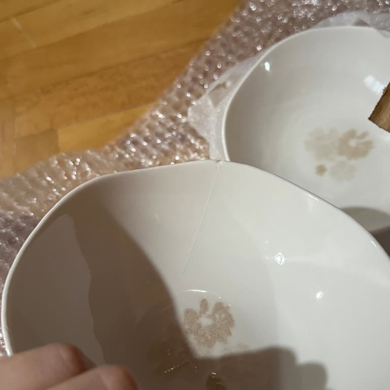 Kırık Kase Teslimatı Ve Müşteri Hizmetlerinden Yanıtsızlık