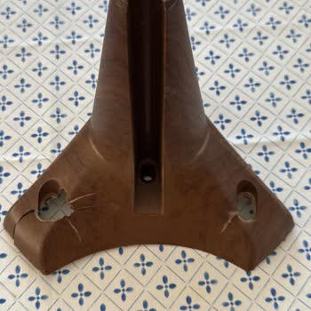 Bellona Volga Koltuk Takımının Ayağı Kırıldı, Servis Çözüm Bekliyor