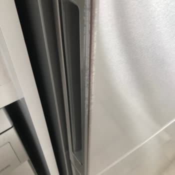 Electrolux Buzdolabında Kapak Göçüğü Ve Tutma Kolu Soyulması Sorunu Çözülmüyor