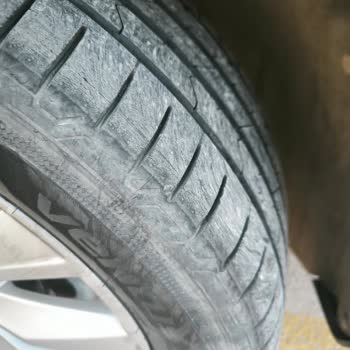 Hankook, problema de grietas en neumáticos nuevos tras 1 año y 14,000 km