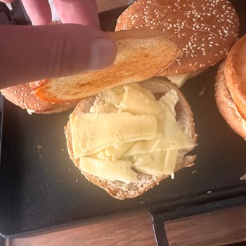 BİM Köylüm Dilimli Tost Peyniri Erimiyor Ve Ayrılmıyor