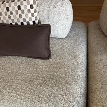 Eksik Hizmet Ve İletişimsizlik Nedeniyle Mağduriyet: Halılar Teslim Edilmedi, Koltuklar Temizlenmedi