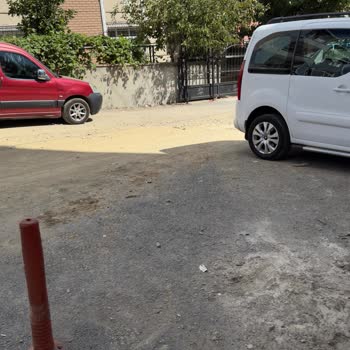 Kazı Sonrası Yol Toz Ve Toprak İçinde Kaldı, Çözüm Bekliyoruz