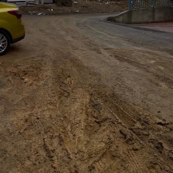 Kazı Sonrası Yol Toz Ve Toprak İçinde Kaldı, Çözüm Bekliyoruz