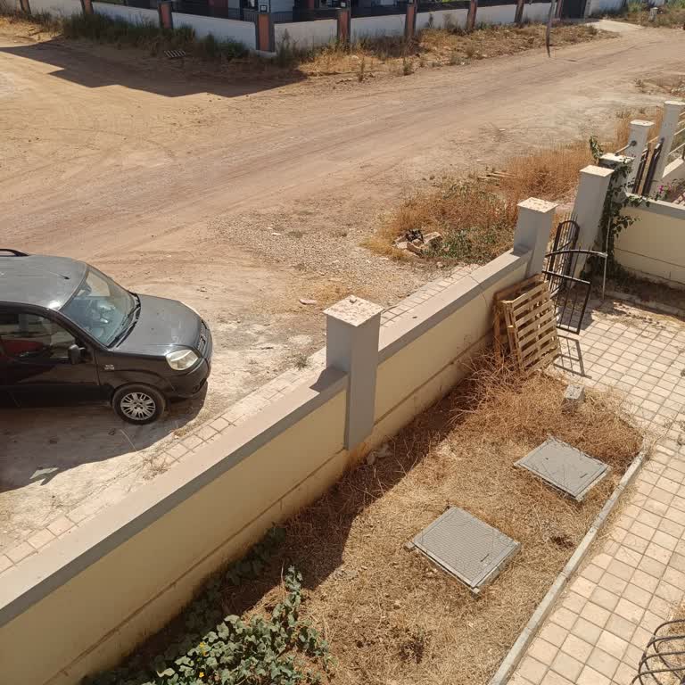 Döşemealtı Yeniköy Mahallesi İ̇nönü Caddesi'nde Asfalt Eksikliği Sağlığımızı Tehdit Ediyor