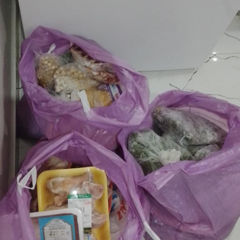 36 Saatlik Elektrik Kesintisi Nedeniyle 10 Bin TL’lik Gıdam Çöpe Gitti