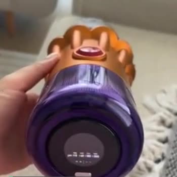Dyson V12 Kendi Kendine Kapanıyor