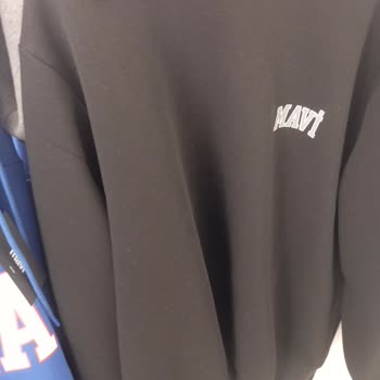 Mavi Sweatshirtte Beklenmeyen Tüylenme Ve Renk Solması Sorunu