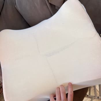 Beauty Pillow Aldığım Yastık İki Yıl Sonunda Ortadan İkiye Ayrıldı