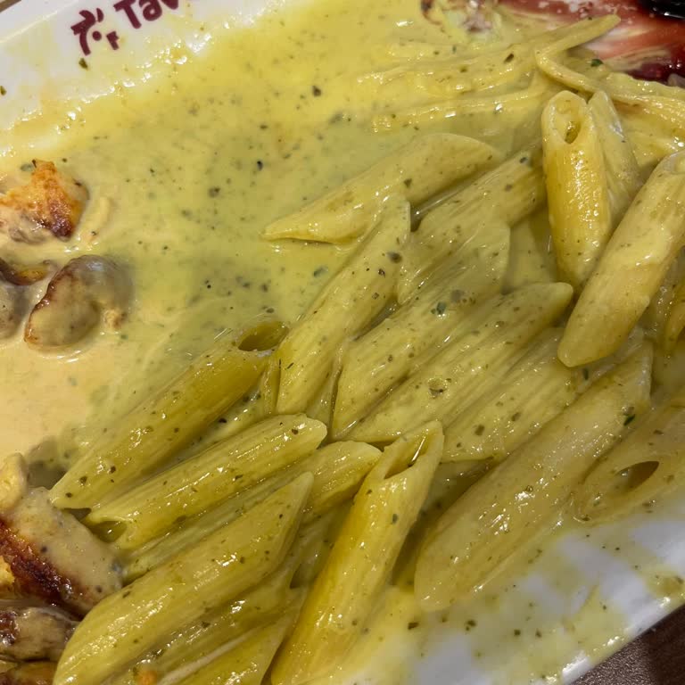 Yetersiz Hizmet, İlgisiz Personel Ve Kötü Yemek Deneyimi