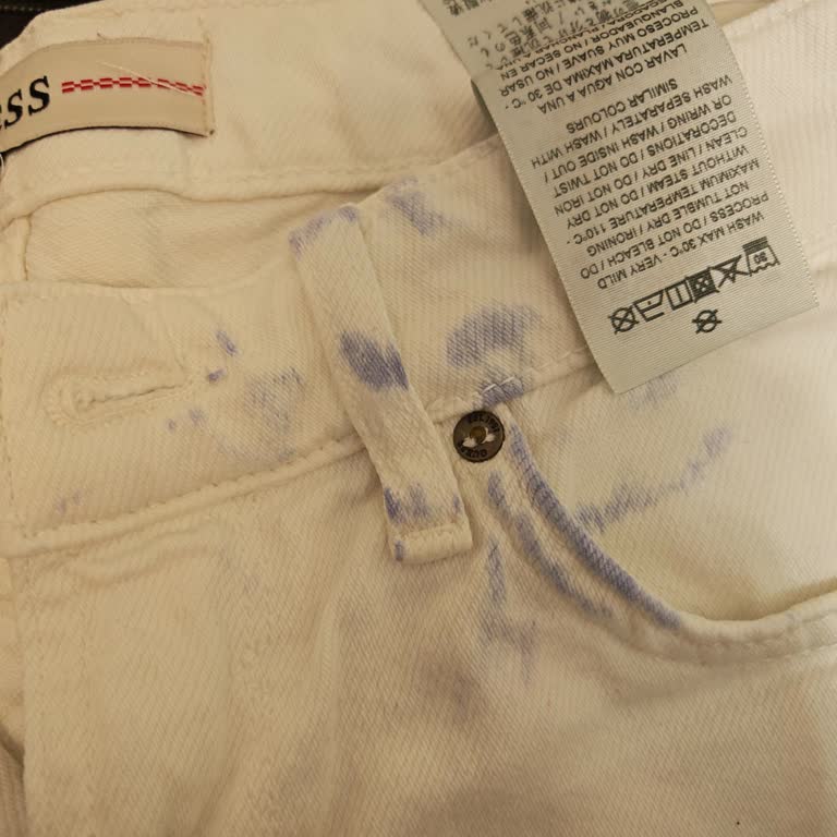 İlk Kullanımda Tişört Renk Verdi, Çözüm Sunulmadı