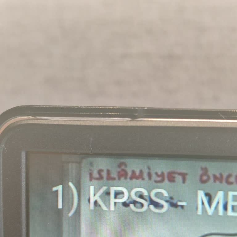 Huawei Matebook D15 Ekran Çerçevesinde Kendiliğinden Oluşan Çatlak Sorunu