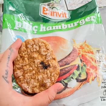 Aldığım Piliç Hamburger Köfte Ürününün Üzerinde Siyahlıklar Vardı, Geri Dönüş Sağlanmadı