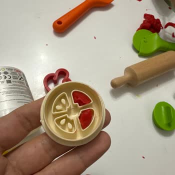 BİM'den Alınan Oyun Hamurunda Kalite Sorunu