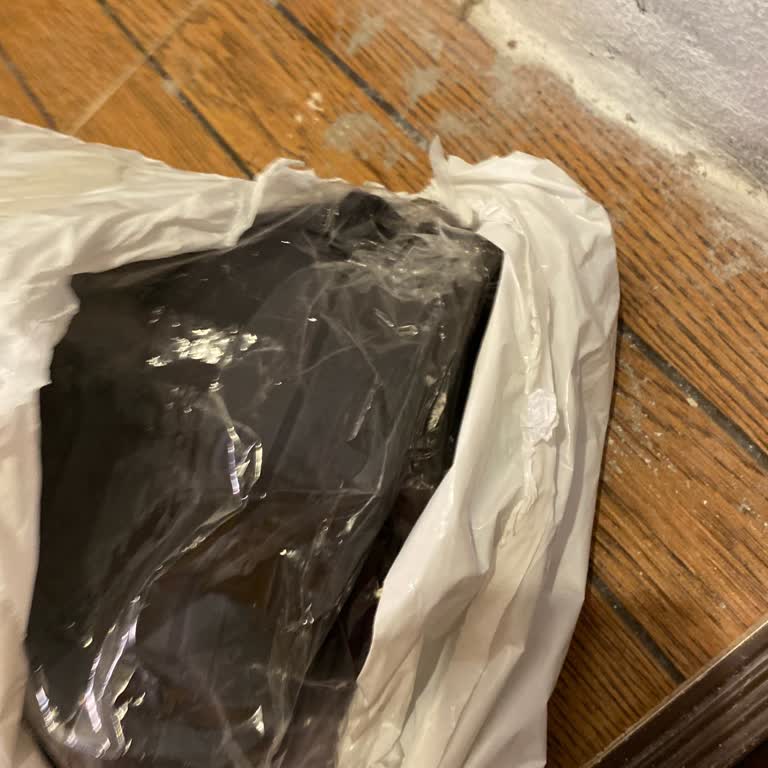 Kargom Tanımadığım Birine Teslim Edilmiş Ve Açılmış