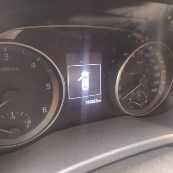 Oto İç Cila Göstergede Kalıcı Leke Bıraktı, Firma Dönüş Yapmıyor