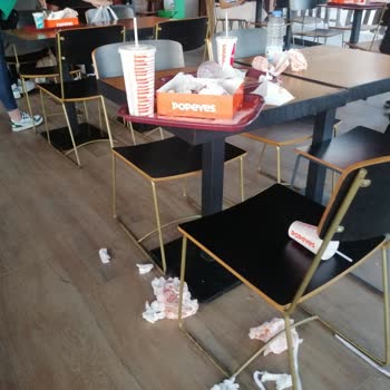 Popeyes 41 AVM Şubesinde Yetersiz Temizlik Ve Hijyen Sorunu