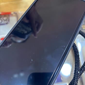 Koruyucu Ekran 3 Günde Çizildi, Mağaza Çözüm Sunmadı