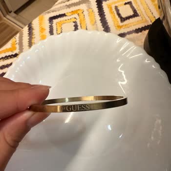 Guess Bilekliğimin Taşı Düştü, Tamir Ve Destek Talep Ediyorum