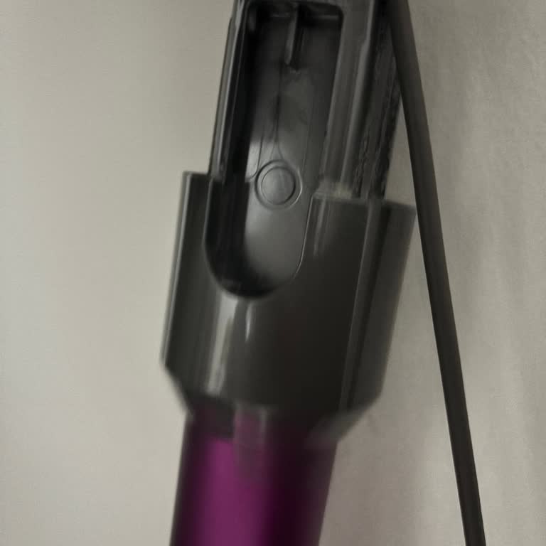 Dyson Süpürge Boru Aparatı Kırıldı, Garanti Kapsamında Değişim Talebi
