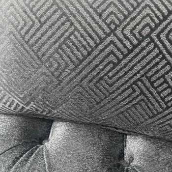 Mondi Home'dan Alınan Koltukta Dikiş Açılması Ve Müşteri Hizmetlerinde İlgisizlik