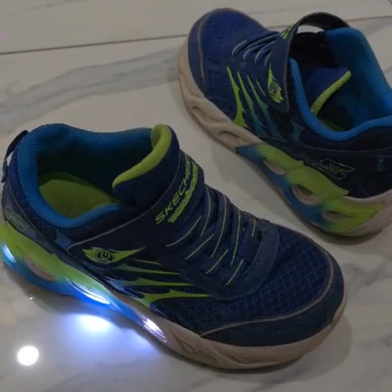 Skechers Çocuk Ayakkabısının Işığı Sürekli Yanıyor Çözüm Bekliyoruz