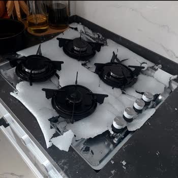 Kumtel Ankastre Ocak Camı Kapalıyken Aniden Patladı Cam Parçaları Mutfağa Yayıldı