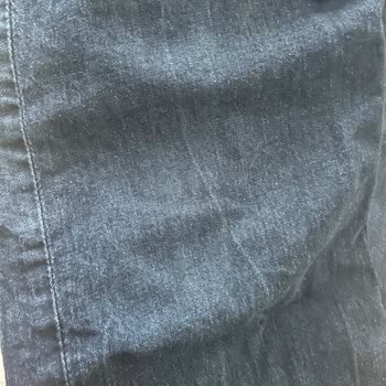 H&M'den Aldığım Pantolon İlk Yıkamada Beyaz Lekeler Oluşturdu, Değişim Veya İade Talep Ediyorum