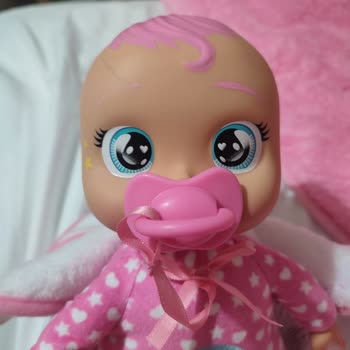 Aldığım Oyuncak Bebeğin Yüzünde Çizik Ve Kaş Eksikliği Var