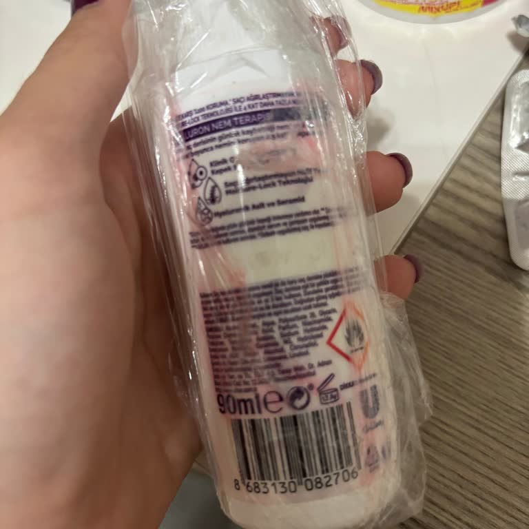 Siparişimde Akmış Saç Serumu Ve Güvenliksiz Ruj Gönderimi Nedeniyle Mağduriyet Yaşadım