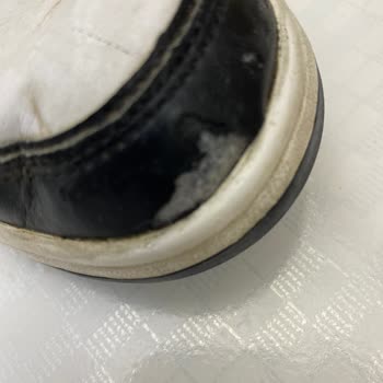 Ayakkabım Kısa Sürede Yıprandı İki Firma Sorumluluk Almıyor Çözüm Sunulmuyor