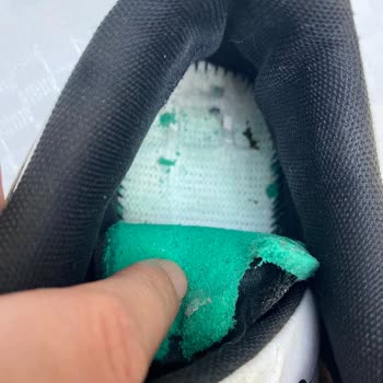 Ayakkabım Kısa Sürede Yıprandı İki Firma Sorumluluk Almıyor Çözüm Sunulmuyor